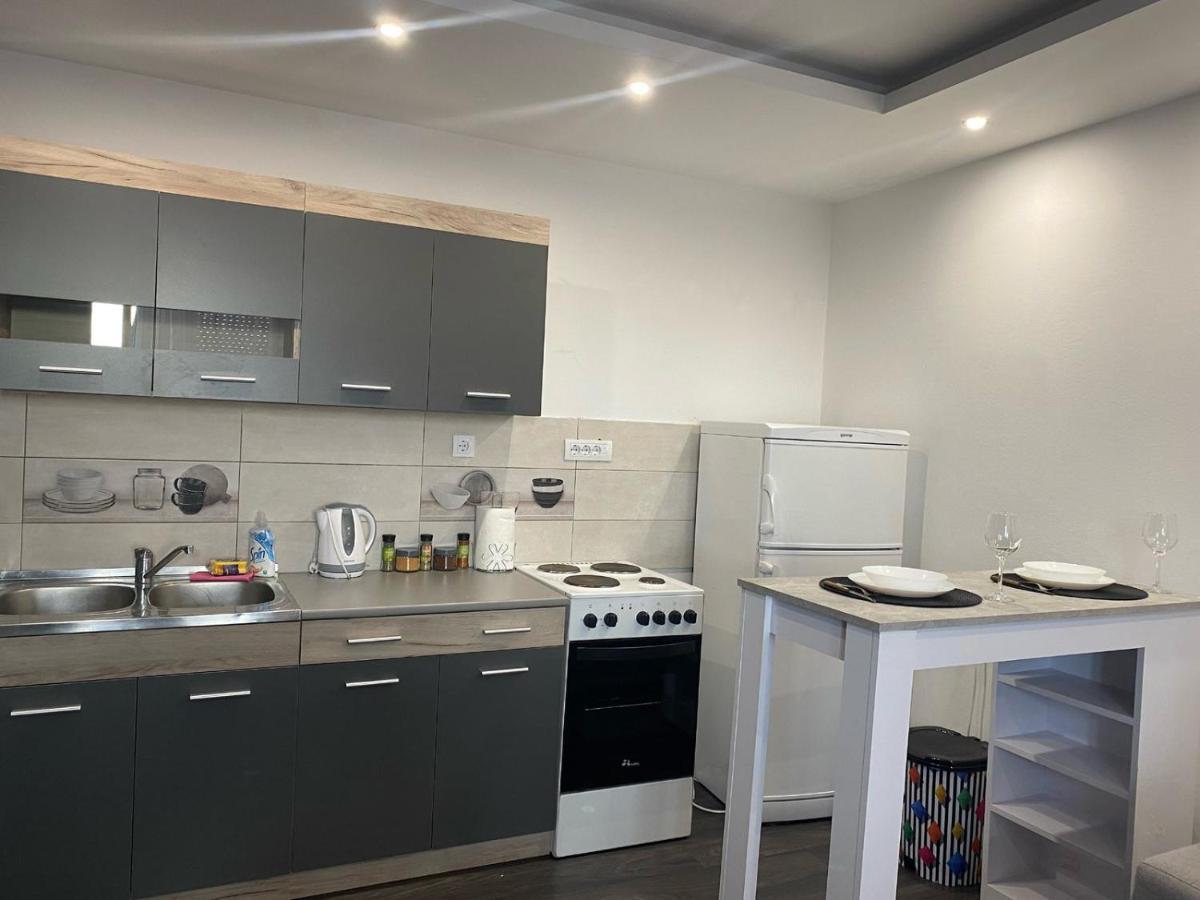 Apartman Mici Ni المظهر الخارجي الصورة